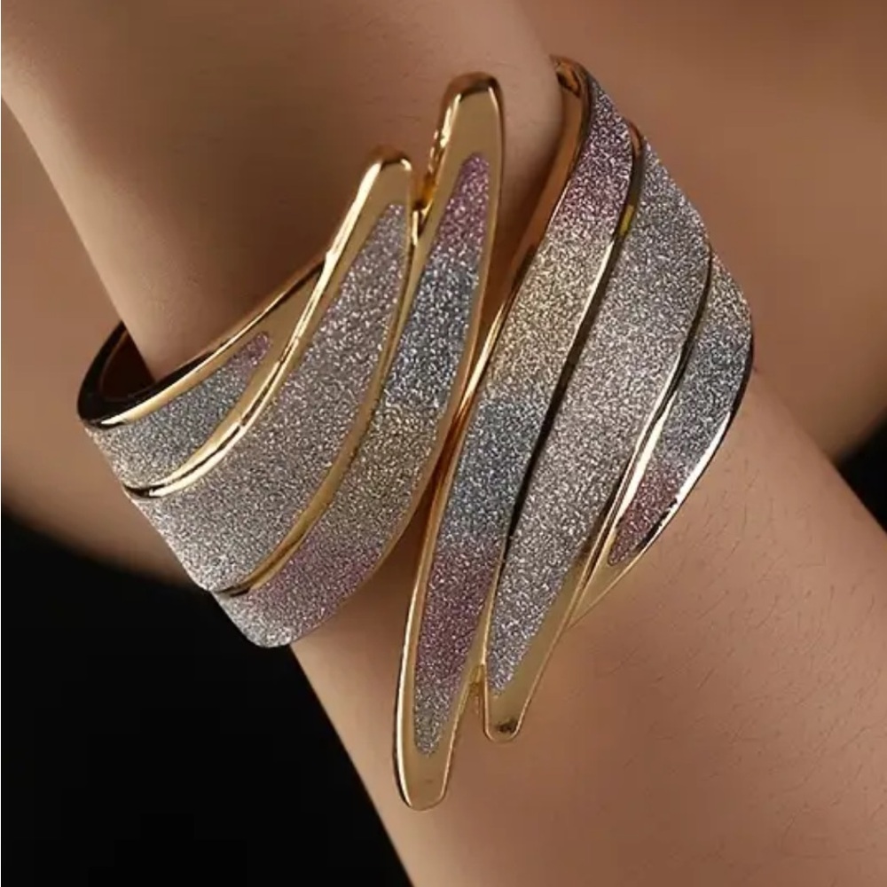 ❌Sale❌Fashion Jewelry Gold and Glittering Multicolour Cuff Bracelet